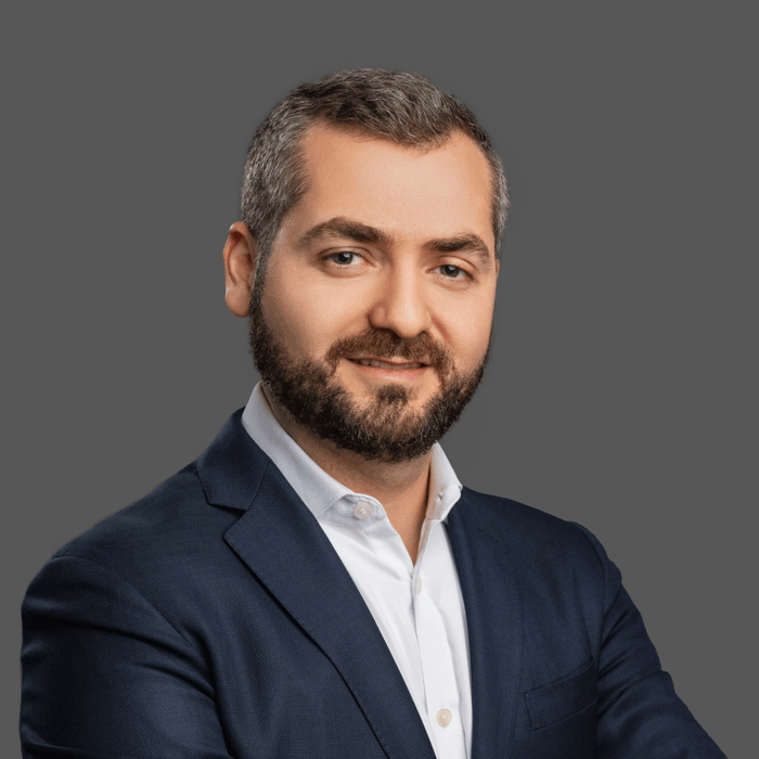 Yuri Geylik headshot